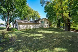 10521 Lake Fall Dr, Eden Prairie, MN 55347 - Photo 6