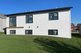 6198 51st St NW, Rochester, MN 55901 - Photo 2