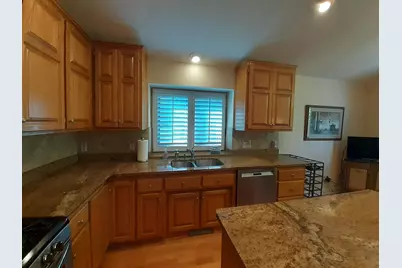 9579 Falcons Way, Eden Prairie, MN 55347 - Photo 10