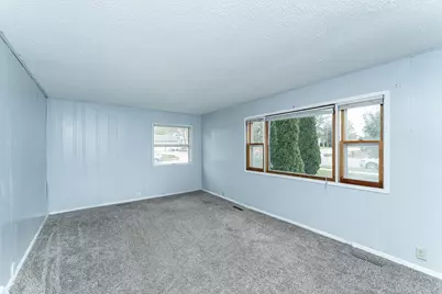 107 4th Avenue NE, Dodge Center, MN 55927 - Photo 10