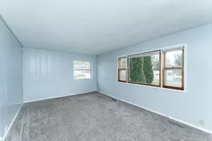 107 4th Ave NE, Dodge Center, MN 55927 - Photo 10