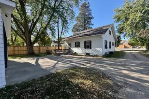 1304 7th Ave, Worthington, MN 56187 - Photo 4