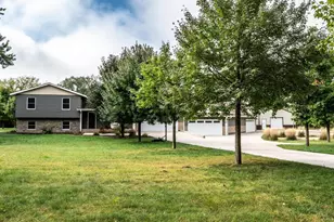 9945 Justen Trail N, Saint Paul, MN 55115 - Photo 4