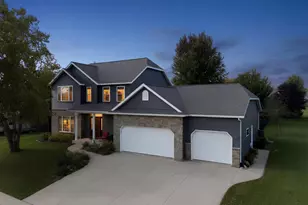 5005 Scenic Oak Dr SW, Rochester, MN 55902 - Photo 2