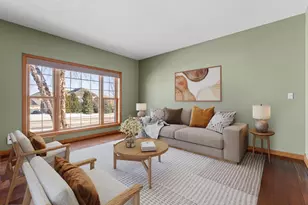 5005 Scenic Oak Dr SW, Rochester, MN 55902 - Photo 4