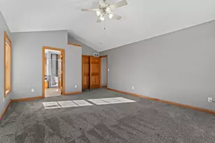 5005 Scenic Oak Dr SW, Rochester, MN 55902 - Photo 14