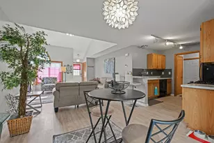 1039 Fillmore Cir NE, Fridley, MN 55432 - Photo 4