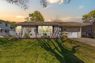 213 10th Ave SE, Waseca, MN 56093 - Photo 1