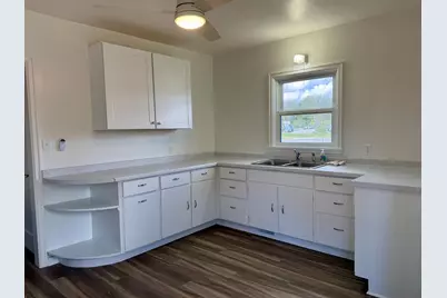 1715 SE Marshall Street, Albert Lea, MN 56007 - Photo 2