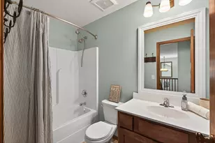 656 Lake Ridge Dr, Woodbury, MN 55129 - Photo 24