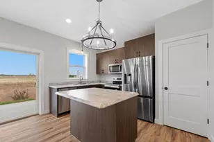 809 Viburnum St, Belle Plaine, MN 56011 - Photo 6