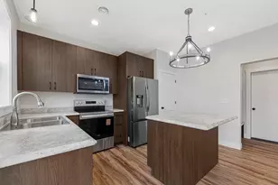 809 Viburnum St, Belle Plaine, MN 56011 - Photo 2