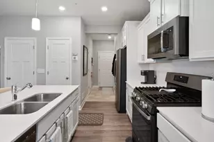 1772 Emerson Ct, Chaska, MN 55318 - Photo 8