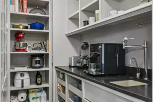 425 Carpenters Pt, Wayzata, MN 55391 - Photo 32