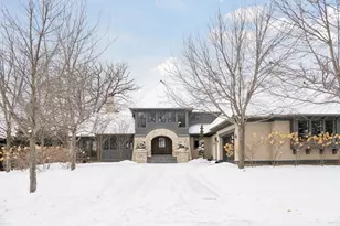 425 Carpenters Pt, Wayzata, MN 55391 - Photo 2