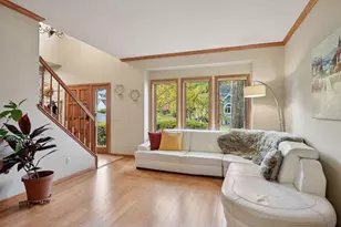 6221 Mallory Ln, Eden Prairie, MN 55346 - Photo 10