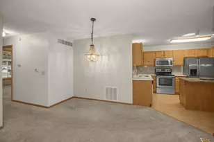 15203 Greenhaven Way, Burnsville, MN 55306 - Photo 4