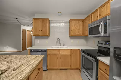 15203 Greenhaven Way, Burnsville, MN 55306 - Photo 6