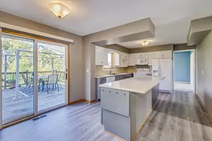 15979 Harwell Ave, Apple Valley, MN 55124 - Photo 6