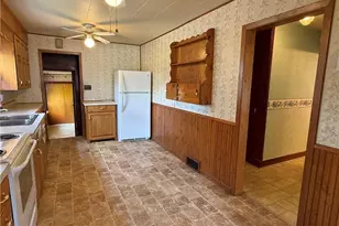 222 Spruce St, Spooner, WI 54801 - Photo 8