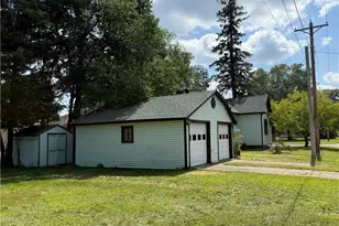 222 Spruce St, Spooner, WI 54801 - Photo 4