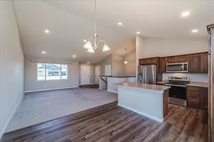 922 Prestwick Dr, Belle Plaine, MN 56011 - Photo 10