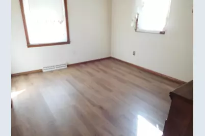 324 10th Ave SE, Elbow Lake, MN 56531 - Photo 6