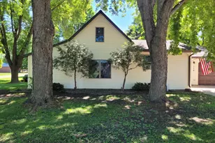 110 N Grant St, Taunton, MN 56291 - Photo 4