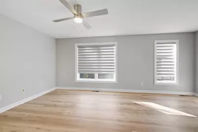 943 Earley Lake Curve, Burnsville, MN 55306 - Photo 14