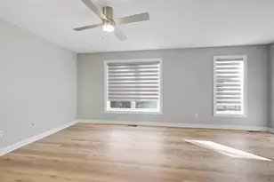 943 Earley Lake Curve, Burnsville, MN 55306 - Photo 14