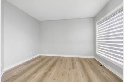 943 Earley Lake Curve, Burnsville, MN 55306 - Photo 6