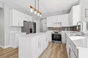 943 Earley Lake Curve, Burnsville, MN 55306 - Photo 10