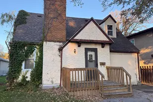 211 Kendall Ave N, Thief River Falls, MN 56701 - Photo 2