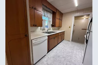 211 Kendall Avenue N, Thief River Falls, MN 56701 - Photo 14
