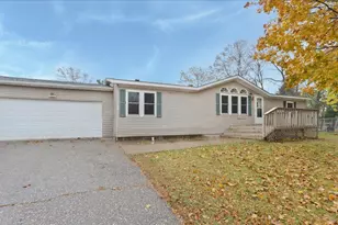 3209 3rd Ave NW, Willmar, MN 56201 - Photo 1