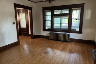 988 Earl St, Saint Paul, MN 55106 - Photo 6