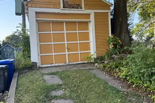 988 Earl St, Saint Paul, MN 55106 - Photo 4