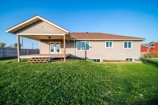 580 Canyon Ln NW, Eyota, MN 55934 - Photo 4