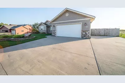 580 Canyon Lane NW, Eyota, MN 55934 - Photo 2