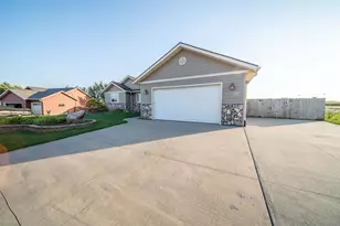 580 Canyon Ln NW, Eyota, MN 55934 - Photo 2