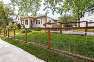 1417 E 10th St, Duluth, MN 55805 - Photo 2