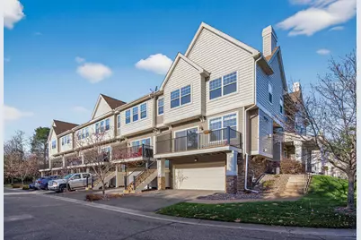 2429 121st Circle NE #E, Blaine, MN 55449 - Photo 4