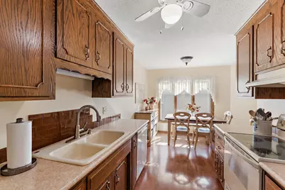 437 County Road C W, Roseville, MN 55113 - Photo 14