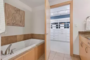 215 10th Ave S, Minneapolis, MN 55415 - Photo 22