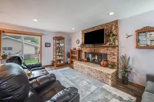 412 Linda St, Jackson, MN 56143 - Photo 2