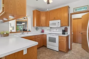 20023 Homestead Ct, Lakeville, MN 55044 - Photo 18