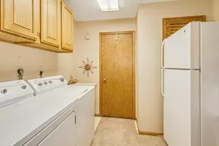 6831 Stonewood Ct, Eden Prairie, MN 55346 - Photo 42