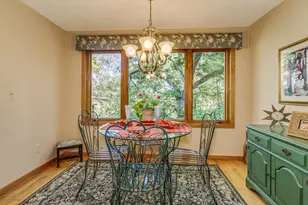 6831 Stonewood Ct, Eden Prairie, MN 55346 - Photo 18