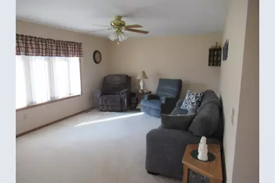 305 E Veterans Drive, Luverne, MN 56156 - Photo 8