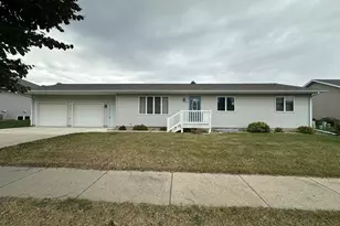 305 E Veterans Dr, Luverne, MN 56156 - Photo 1